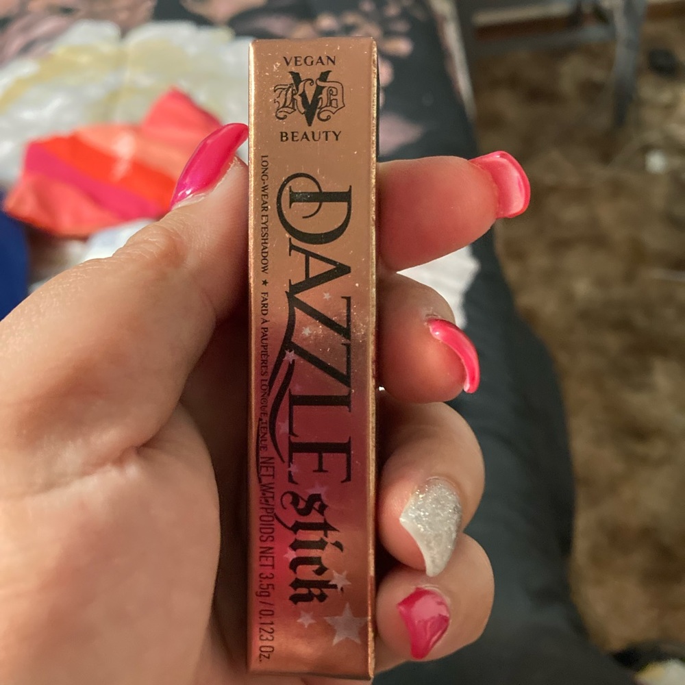 Makeup - Picture 10 of 10